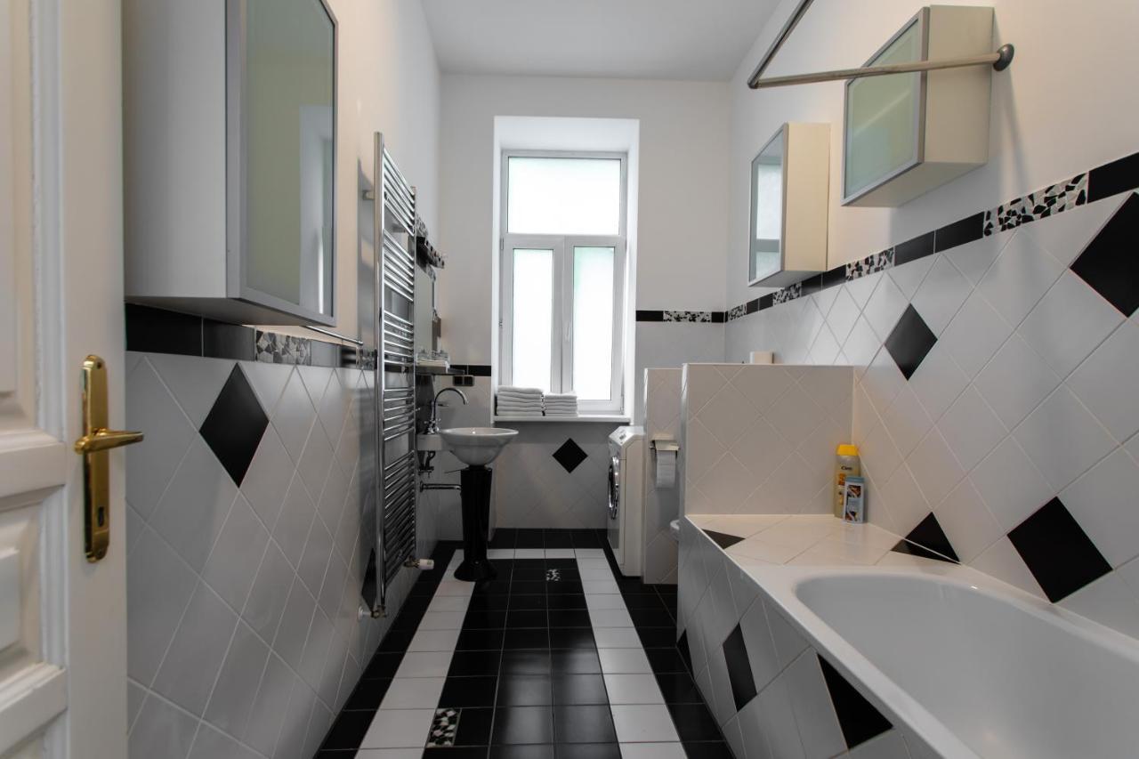 3-Bedroom Apartment In Central Вена Экстерьер фото